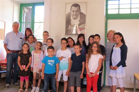 Mâcon L école Jules Ferry visite les Restaurants du coeur