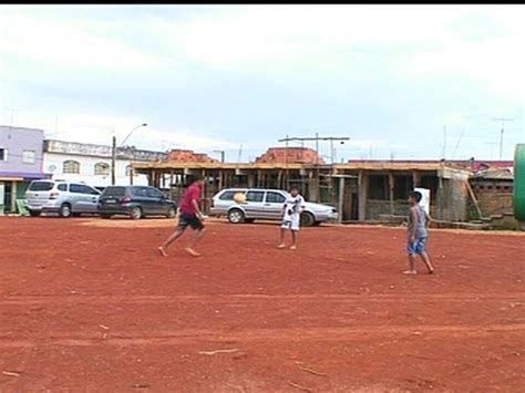 Moradores Da Estância Em Planaltina Reivindicam Finalização De Quadra