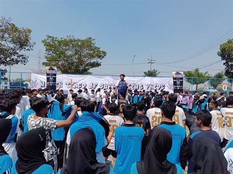 Gemuruh Chant Dan Fun Game Tutup Roadshow Garuda Futsal League Di Sma