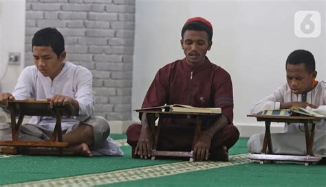 FOTO Tadarus Al Quran Isi Ramadhan Di Pesantren Nuu War AFKN Foto