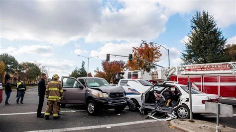 Fatal Crash Reported On West Olive Avenue In Merced Ca Fresno Bee