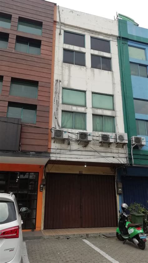 Disewa Ruko Siap Pakai Lokasi Strategis Pinggir Jalan Raya Ruko