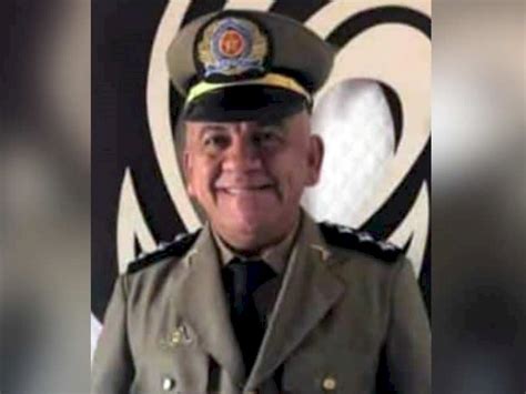 Sob Como O E Honras Militares Corpo Do Capit O Bernardo Da Pol Cia