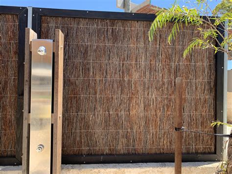 Brush Fence Panels Benefits | Bowman Brush - Brushwood Fence Panels