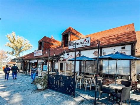 15 Best Restaurants in Lake Arrowhead Right Now (2022)