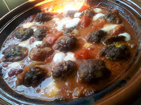 Recette de Boulettes de Boeuf farcie à la mozzarella sauce tomate