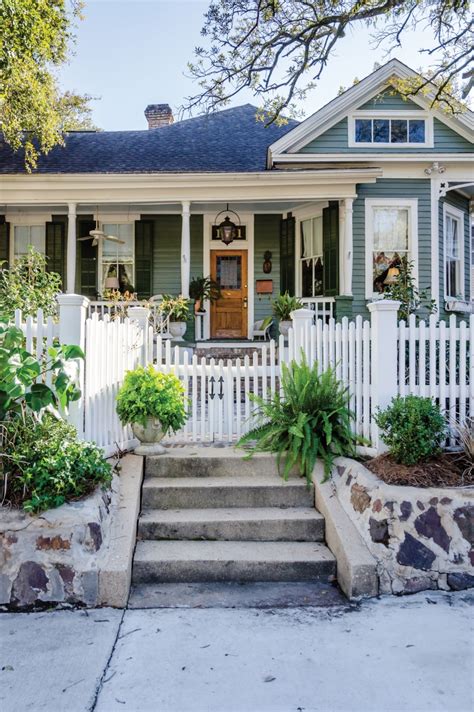 White Picket Fence Home Not A Huge Log Book Pictures Gallery