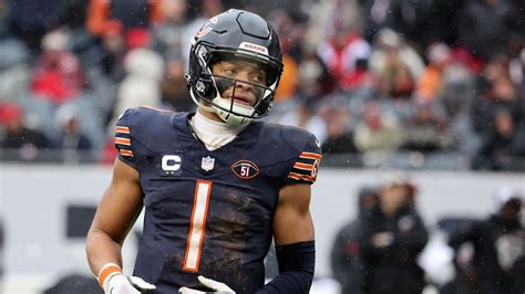 The Dwindling Justin Fields Market Demonstrates Why The Bears Need To