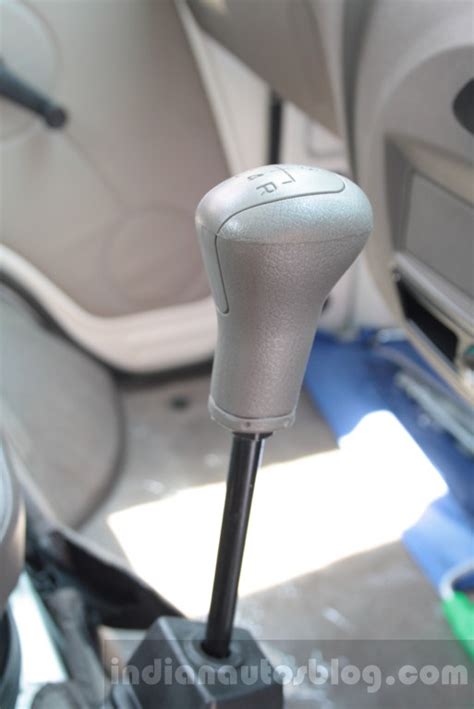 Mahindra Maxximo Plus gear lever