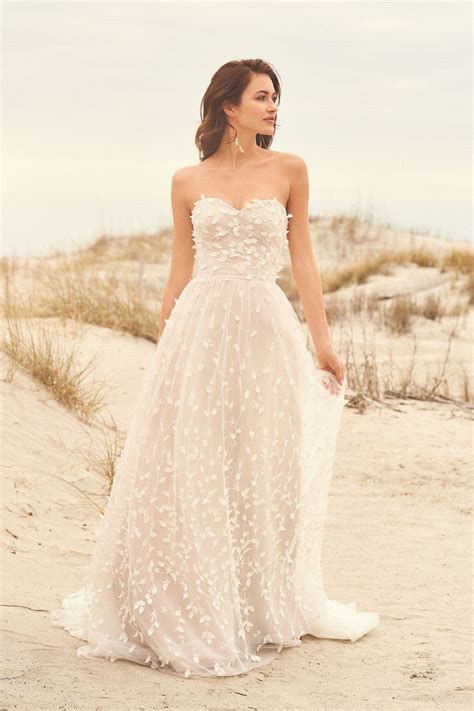 Boho Wedding Dresses 42 Best Bohemian Wedding Dresses For 2021