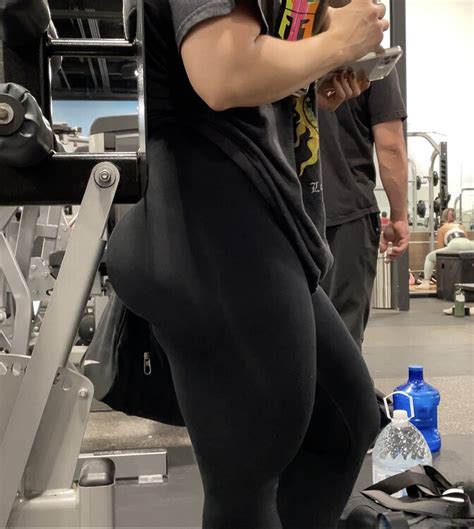 Thick Latina In Back Leggings At The Gym Non Oc Spandex Leggings