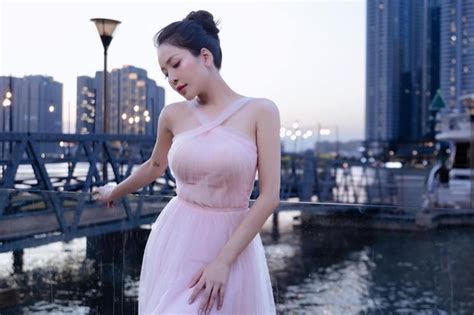 Hot girl Trâm Anh xác nhận đang độc thân sau khi chia tay bạn trai Tạp chí SaoStar