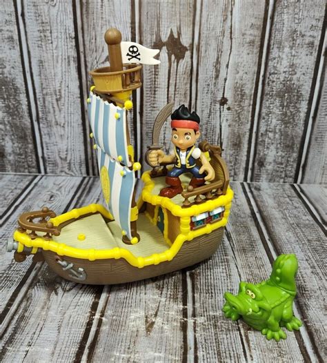 Disney Jake And The Neverland Pirates Mini Bucky Ship Jake And Tick