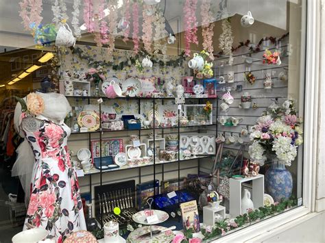 COATS - 227/229 Crowthorne High Street RG45 7AQ Come and see our