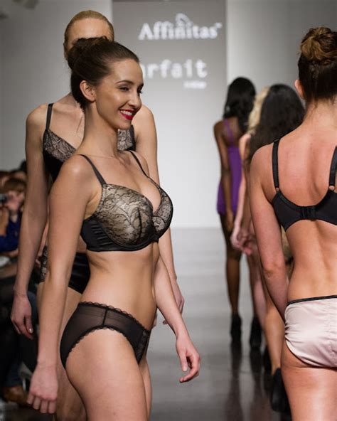 Lingerie Fashion Week Parfait Affinitas Rouge Séduire Cleavage