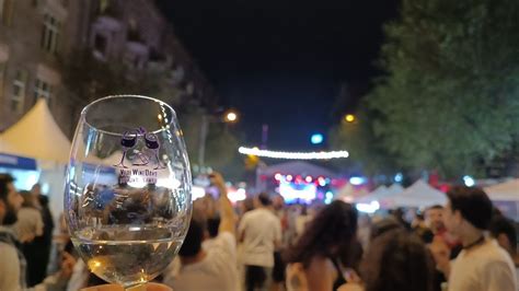 Молдаване на Yerevan wine days - YouTube