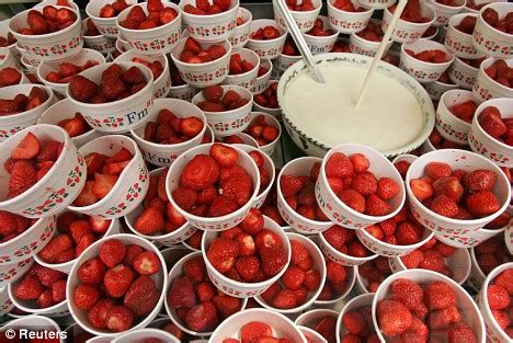 the cul-de-sac: Wimbledon: Strawberries and Cream