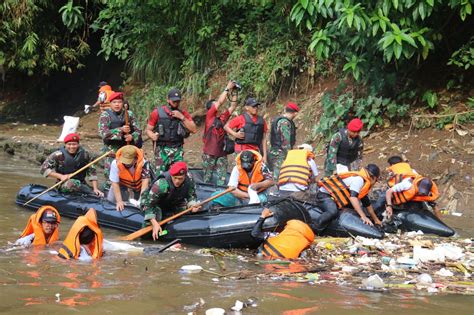 Festival Ciliwung Kopassus Gelar Lomba Pembersihan Sungai