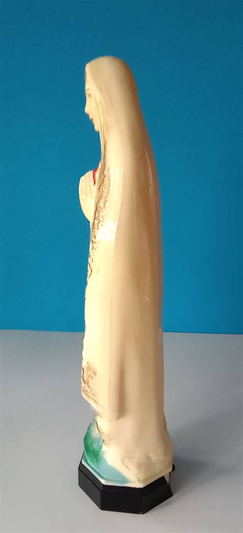 Vintage Plastic Virgin Mary Statue Hard Plastic Religious Etsy