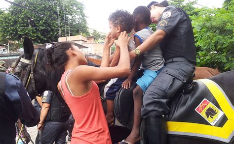 Ocupa O Policial No Complexo Do Lins Cotidiano