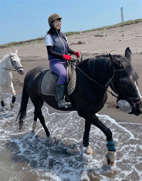 みねりお🦄💜TikTok80万人超え㊗🎊youtubeもやってます🙋‍♀️🌈 on Twitter: "初外乗🐴 ️@海🏖🐠☀️ #乗馬