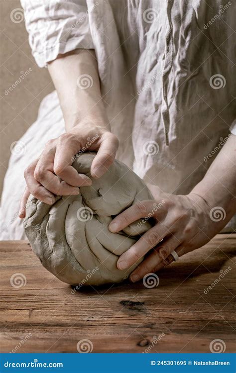 Pottery Clay In Femail Hands Stock Image Image Of Hobby Potter