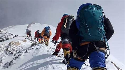 Mount Everest Deaths Why Climbing Mountain Is So Dangerous The