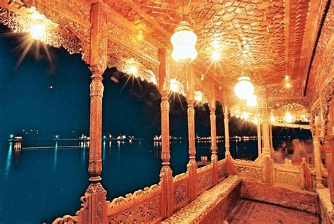 Photos of Deluxe Houseboat by Meena Group - Houseboat in Srinagar