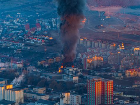 Incendiu Puternic Pe Calea Baciului Ziar Gazeta De Cluj