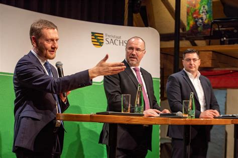 Regelkunde Mit Michael Kretschmer Sachsens Nummer 1 Ledert In Plauen