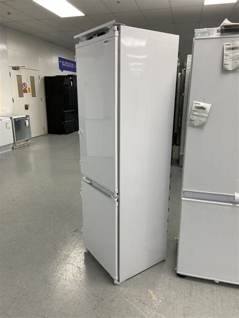 Beko Harvestfresh Bcnd Ve Integrated Frost Free Fridge Freezer