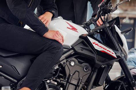 Honda Cb Hornet Modello Il Test La Prova Il Prezzo Anteprima