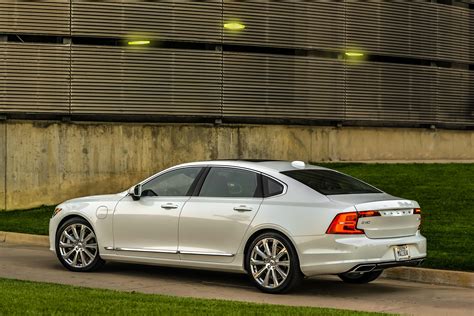 The 2018 Volvo S90 T8 Inscription: Sophistication and Electrification [Review] - The Fast Lane Car