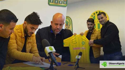 La JS Kabylie présente sa première recrue du mercato