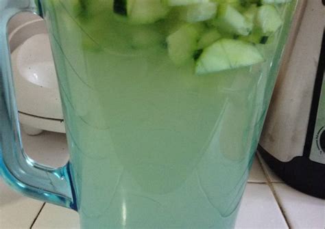 Agua de limón con pepino Receta de Lesliee Dobrev - Cookpad