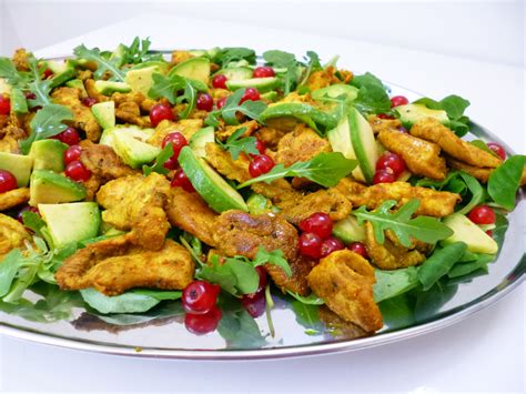 Salade De Poulet Avocats Groseilles La Recette Facile Par Toqu S