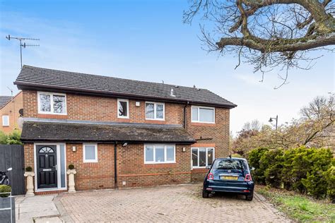 Nell Gwynn Close, Shenley | Statons