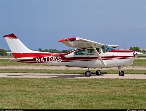 N4706S Private Cessna R182 Skylane RG Photo By Steve Homewood ID