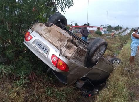 Grave acidente de trânsito deixa uma idoso morta e mais quatro pessoas