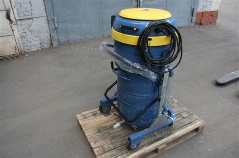 Промышленный пылесос Delfin DM 40 OIL для сбора масел и стружки