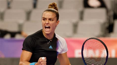 Wta Finals Maria Sakkari Defeats Ons Jabeur To Reach Semis Aryna