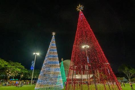 Estrelas de luzes e cores brilham na abertura do Natal do Gramadão