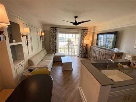 Photos Video Tour A Remodeled Two Bedroom Villa At Disney S Saratoga Springs Resort In Walt