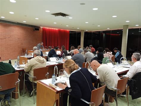 Tercera sessió del taller de tast Històries dels vins a càrrec de l