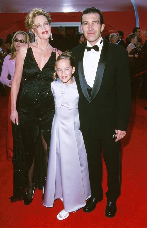 Melanie Griffith and Antonio Banderas | 2000 Oscars Flashback! Angelina Jolie, Young Dakota ...