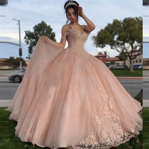 Classique Sweety Rose Clair Robes De Quinceanera Col En V Bretelles