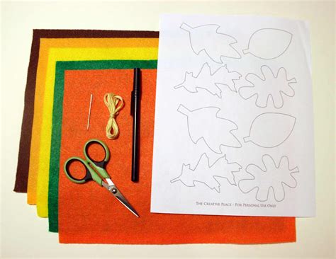 The Creative Place: DIY Tuesday: Felt Leaves Napkin Rings