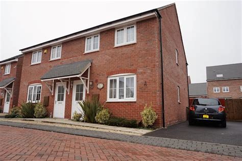 3 Bedroom Semi Detached House For Sale In Keel Close Wigston Le18 4ny