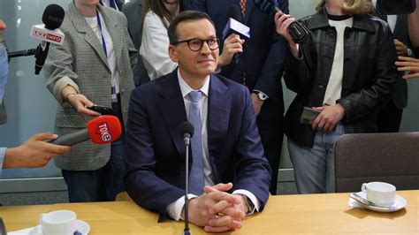 Morawiecki W Ogniu Pyta To Jest Cyrk Jo Skiego Polsatnews Pl