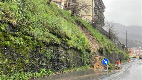 Maltempo Forti Piogge Su Genova Smottamento In Via Trossarelli